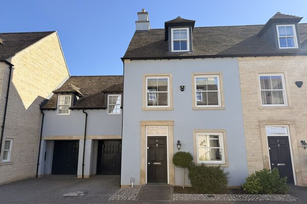 10 Hereward Place, Stamford, PE9 2JA